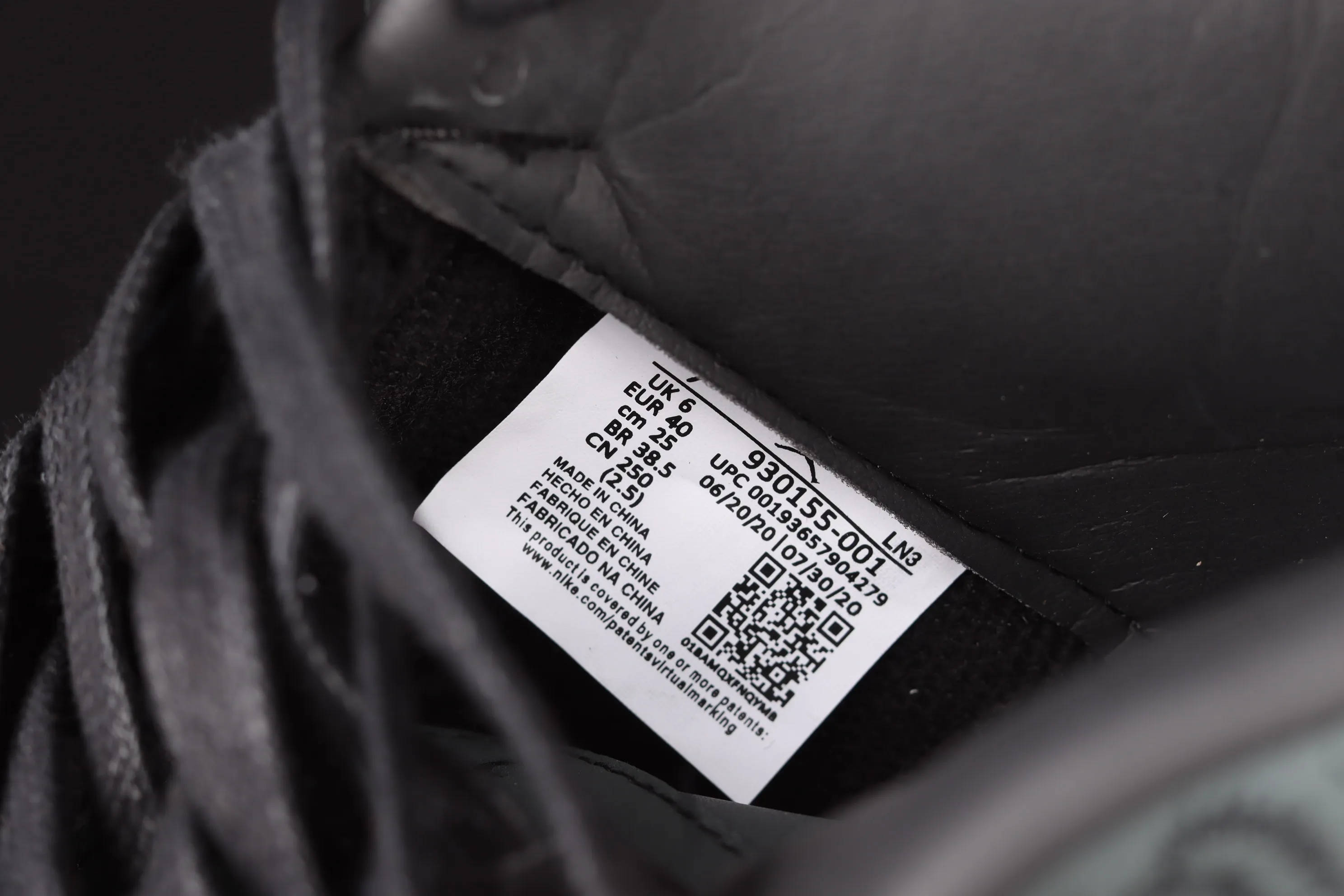 All categories Air Jordan Jordan series basketball shoes Air Jordan 4 G version Kaws x Air Jordan 4 Black AJ4 black suede luminous limited edition 930155-001